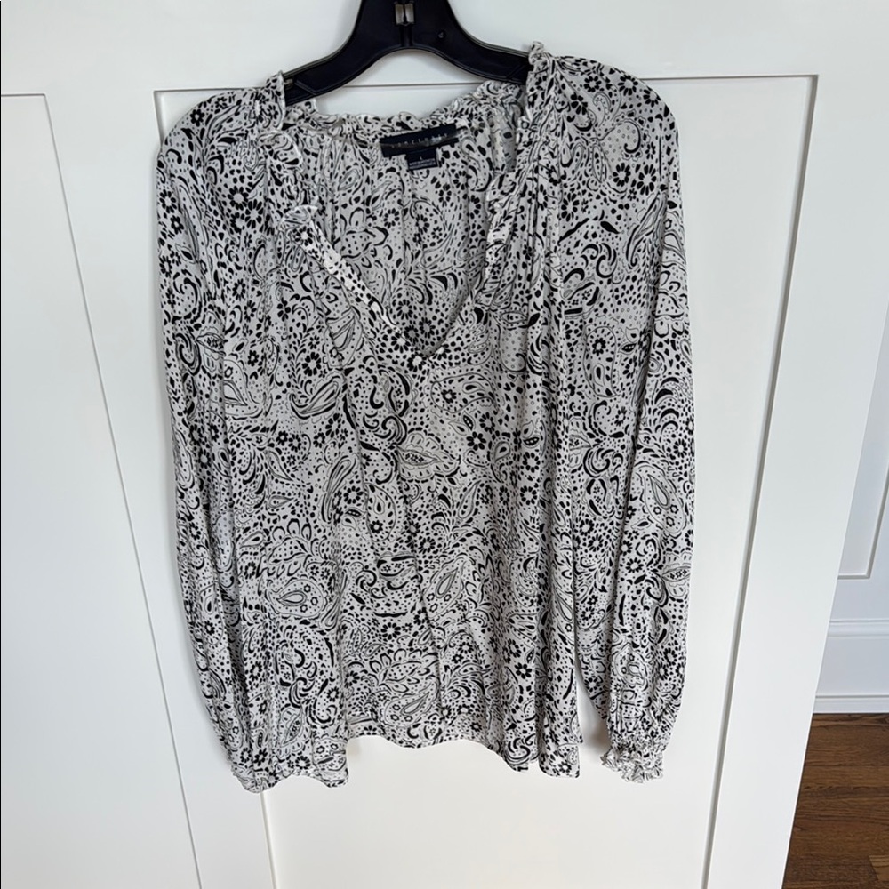Sanctuary L Black and White Paisley Blouse